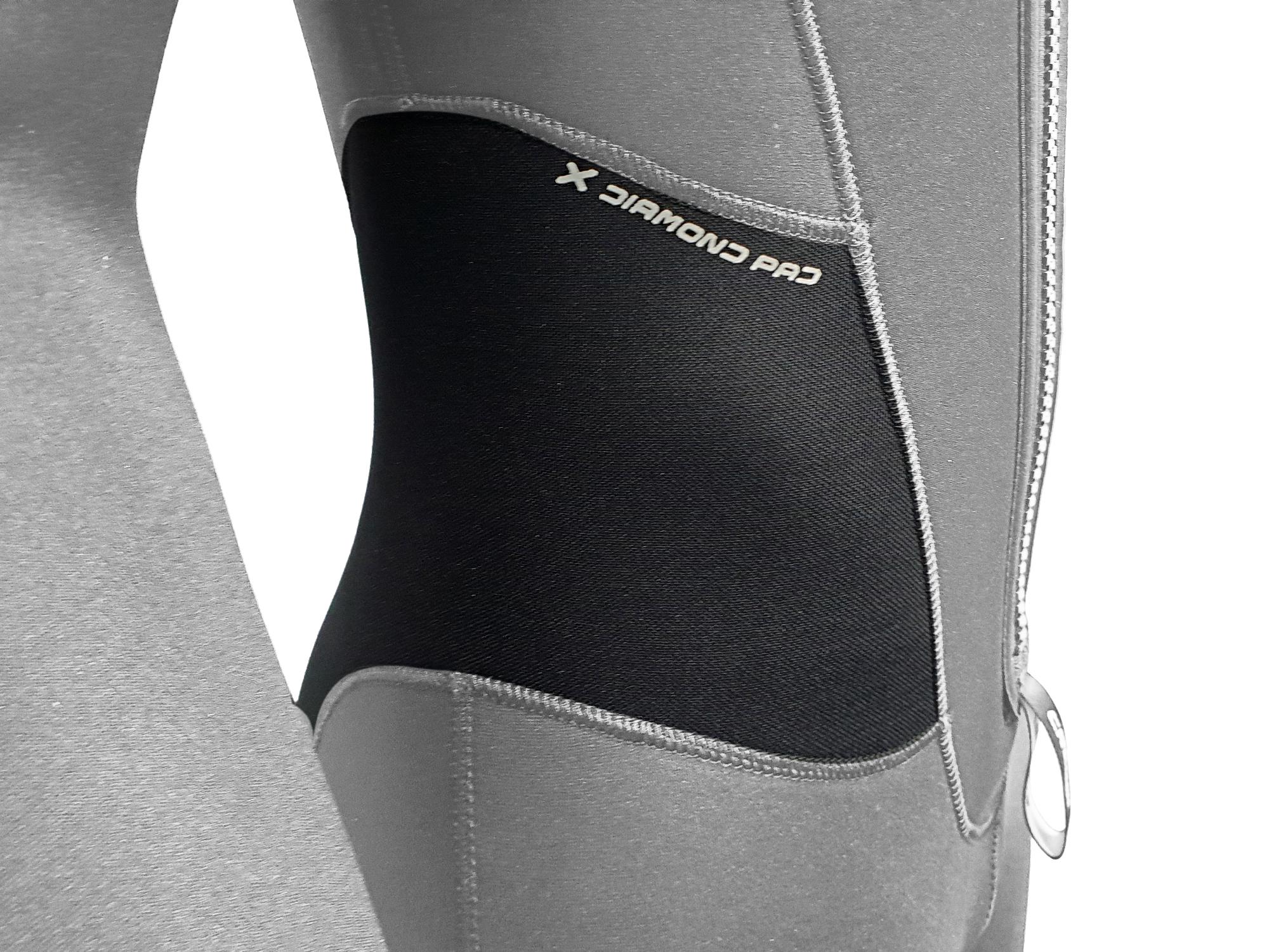 Monopieza ENDURANCE CON CAPUCHA