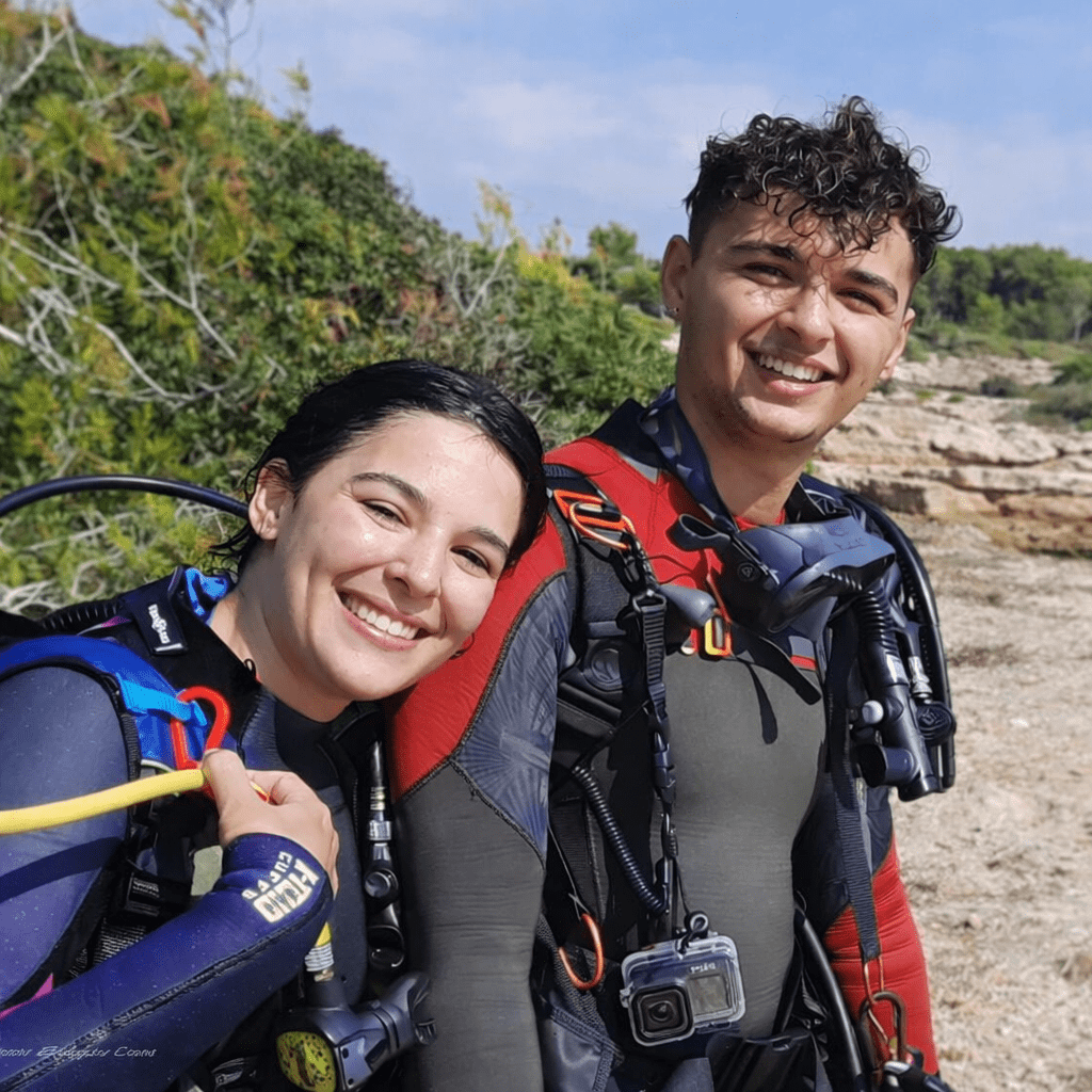 All Blue Diving explicando la biodiversidad marina en Cambrils
