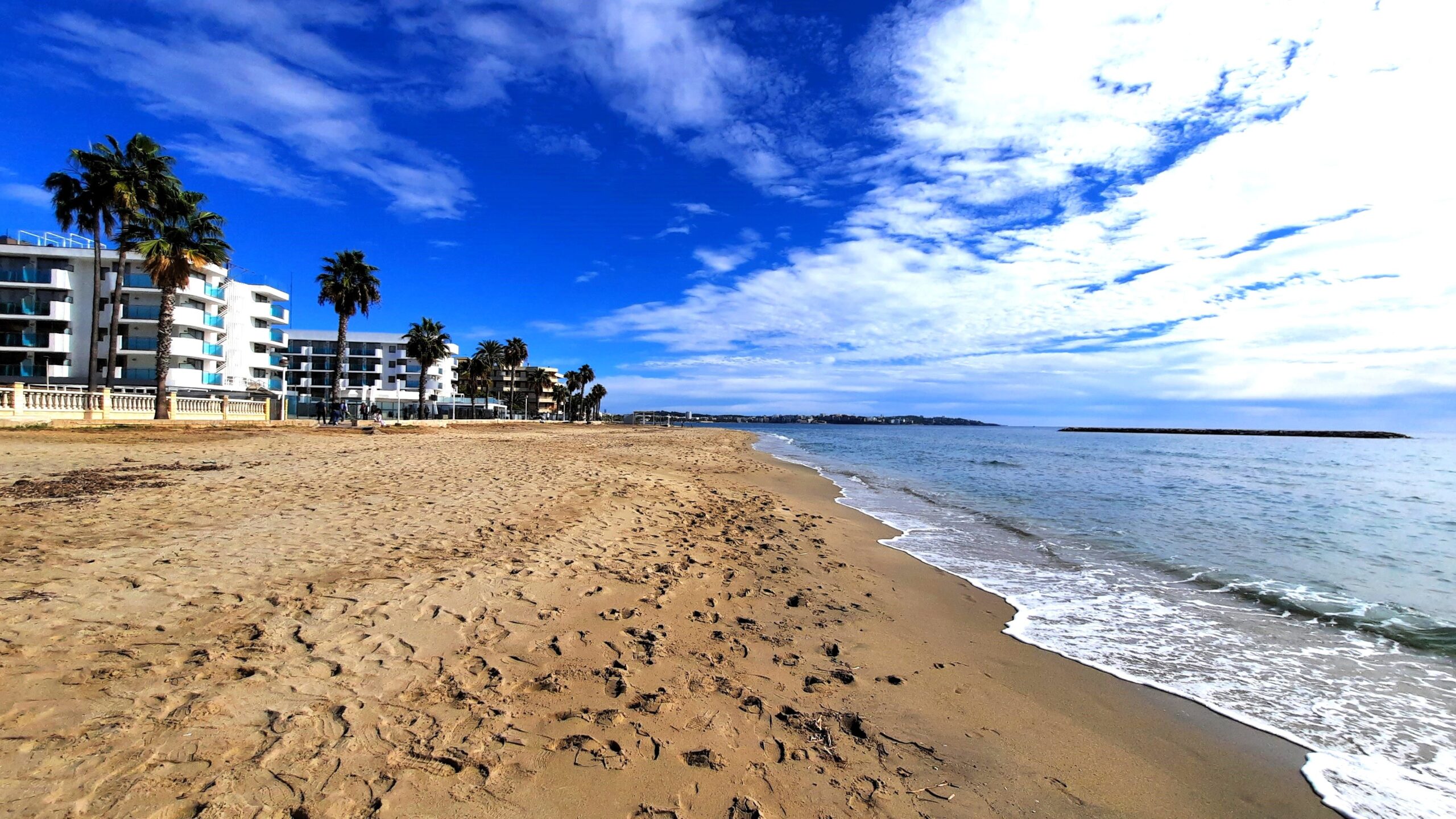 Playa Vilafortuny con All Blue Diving